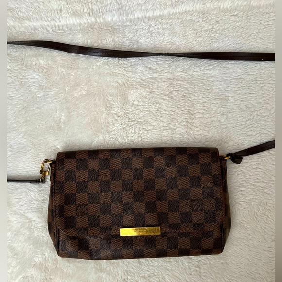 Louis Vuitton Favorite - Picture 16 of 16